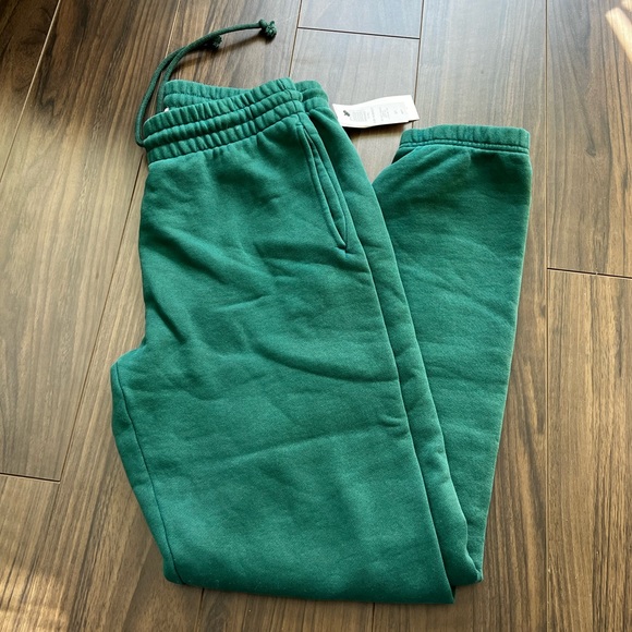 Aritzia Tna Cozy Fleece Perfect Sweatpant - GD Ivy League Green - Size S NWT - Picture 2 of 5